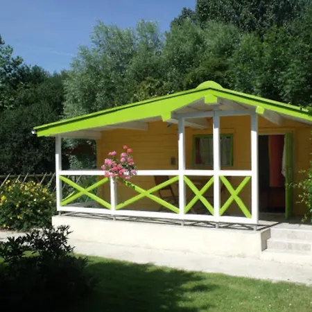 Le Clos Robinson בית הארחה