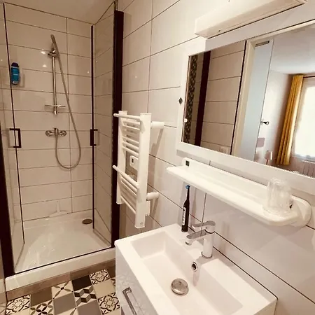 Le Clos Robinson 3*