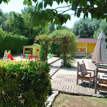 ゲストハウス Le Clos Robinson 3*