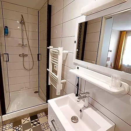 Le Clos Robinson 3*